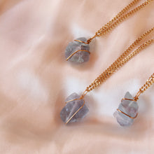 Charger l'image dans la galerie, LOTUS - fluorite bleue